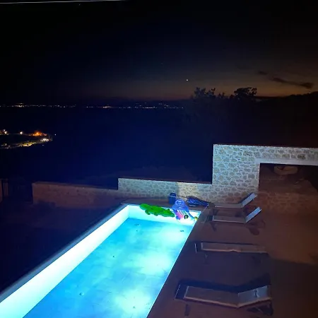 Villa Kika Residences *